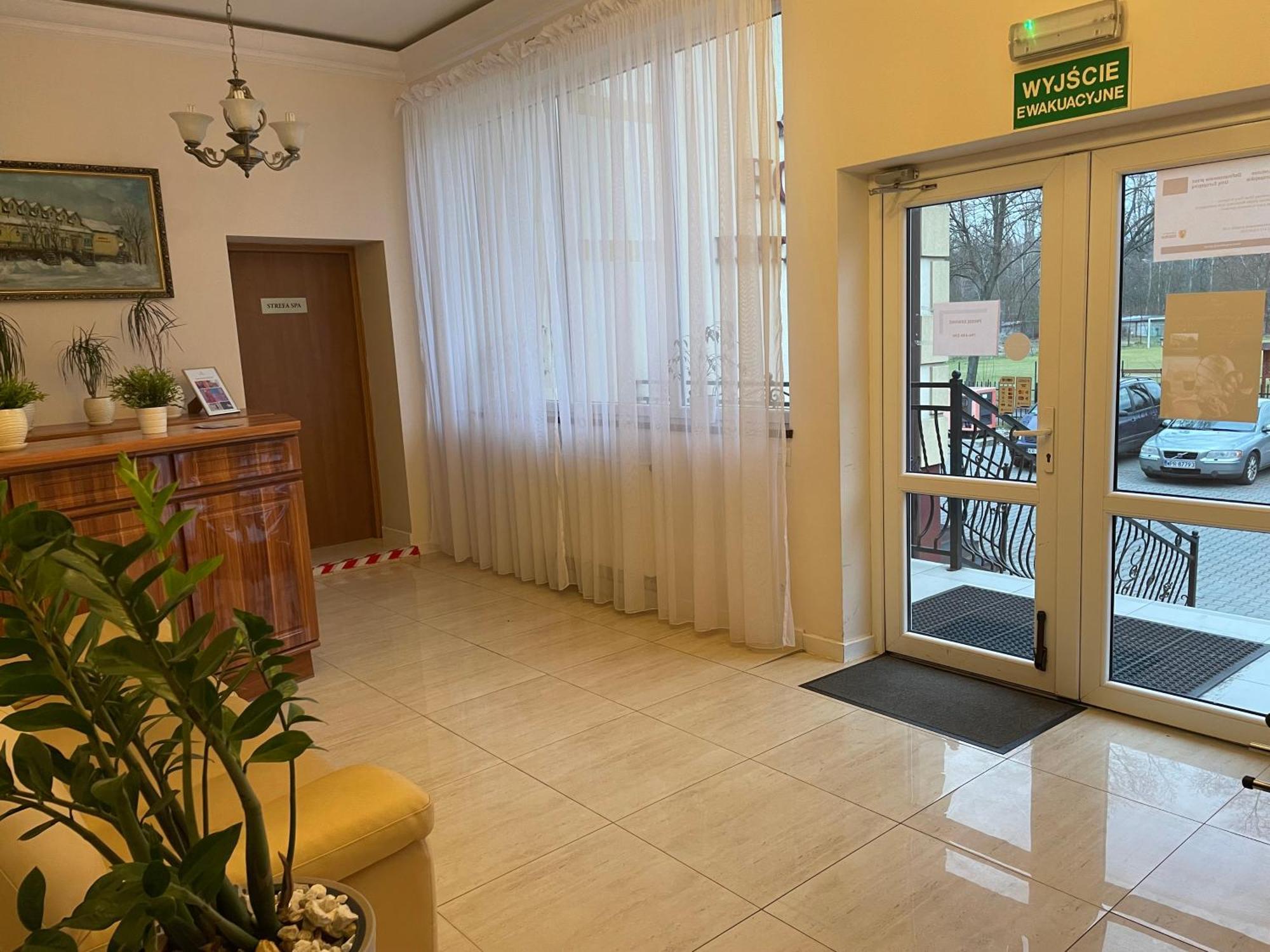 Korona Palace Leznica Wielka Экстерьер фото