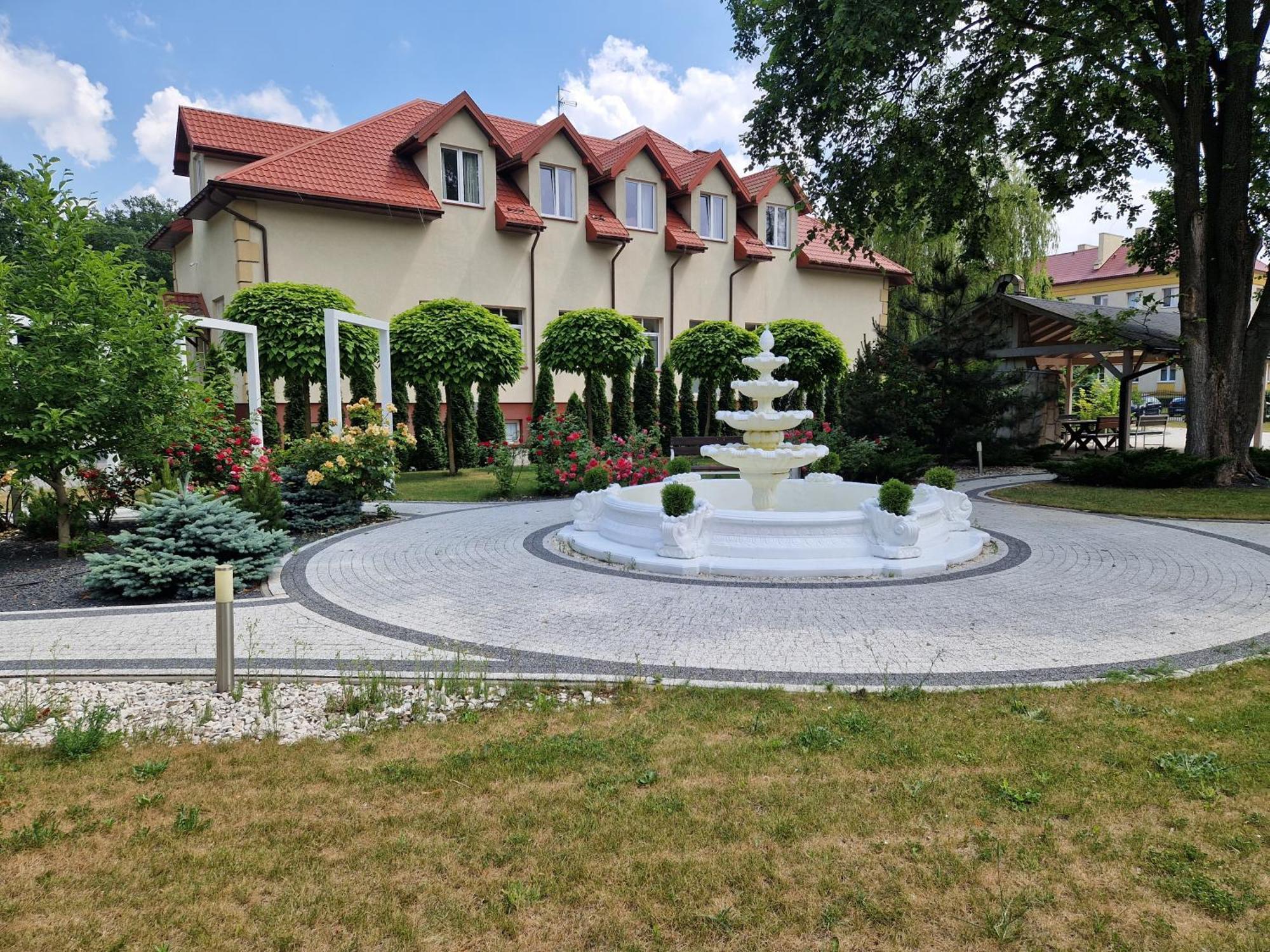 Korona Palace Leznica Wielka Экстерьер фото
