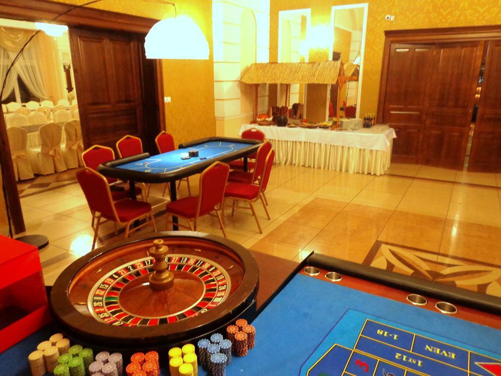 Korona Palace Leznica Wielka Экстерьер фото